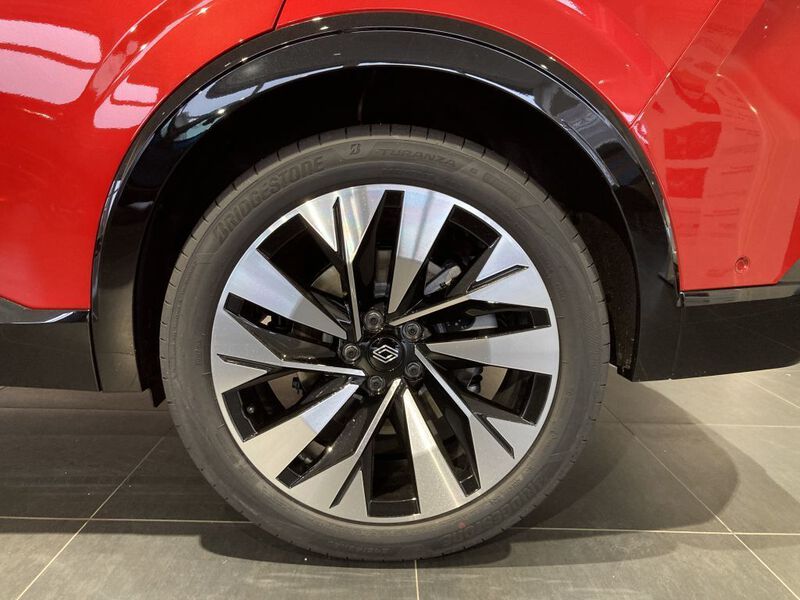 Fahrzeugabbildung Rafale Techno E-Tech Full Hybrid 200 Bild 13 von 13