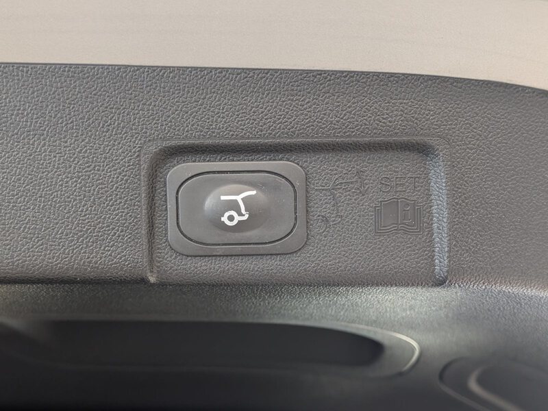 Fahrzeugabbildung Puma 1.0 EcoBoost MHEV Titanium X Massage B&O Bild 12 von 49