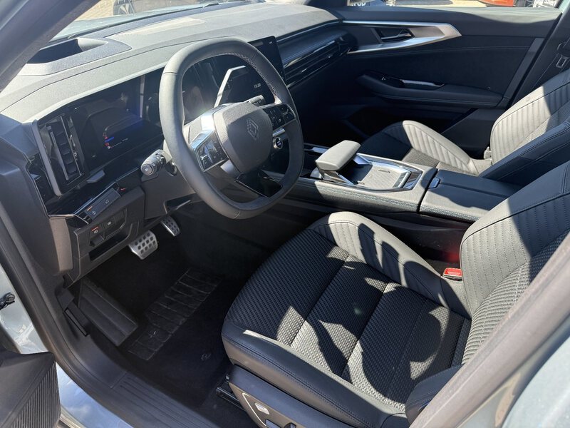 Fahrzeugabbildung Espace 96kW/131PS Bild 12 von 15