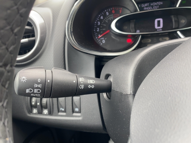 Fahrzeugabbildung Clio LIMITED ENERGY TCe 90 Bild 16 von 21