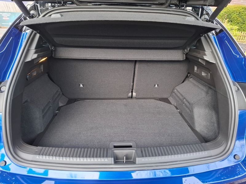 Fahrzeugabbildung Austral Iconic Esprit Alpine E-Tech Full Hybrid 200 Bild 6 von 13