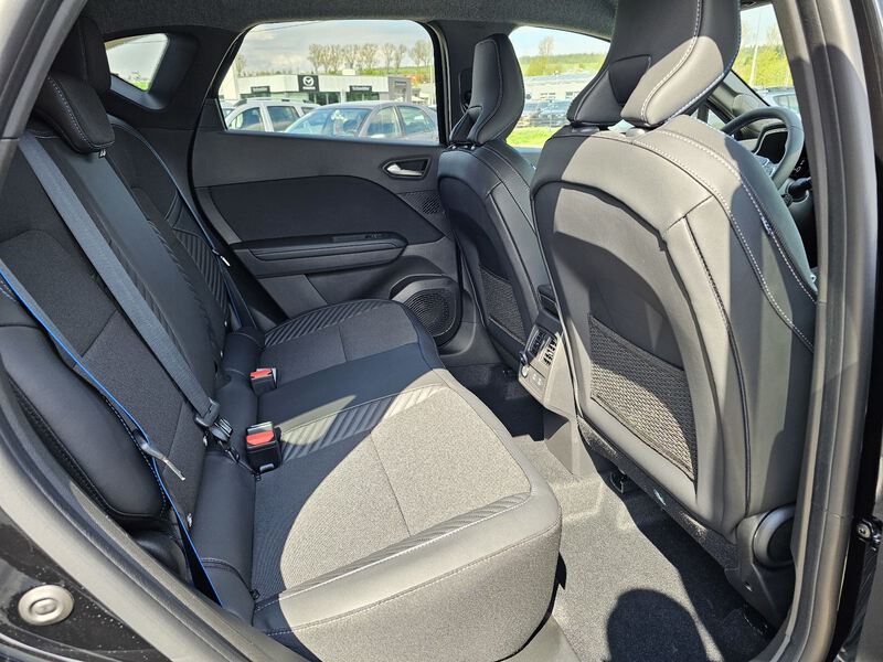 Fahrzeugabbildung Captur Esprit Alpine E-TECH Full Hybrid 145 Bild 8 von 12