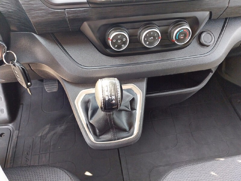 Renault Trafic Furgón