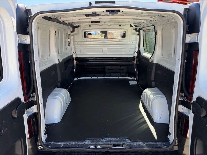 Fahrzeugabbildung Trafic Lkw Komfort L1H1 3,0t Blue dCi 170 Bild 12 von 14