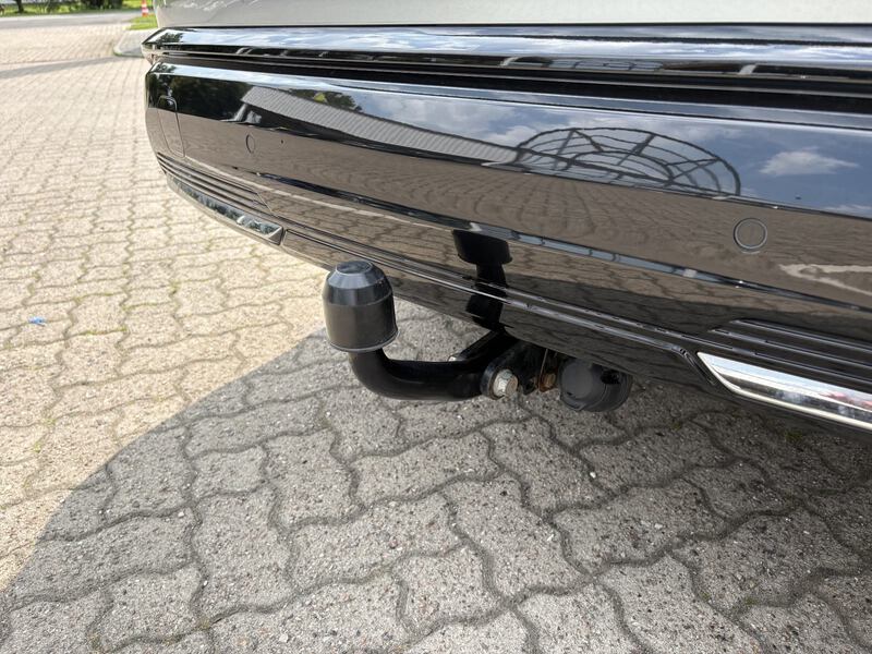 Fahrzeugabbildung Espace 6 Iconic Full Hybrid Bild 12 von 13