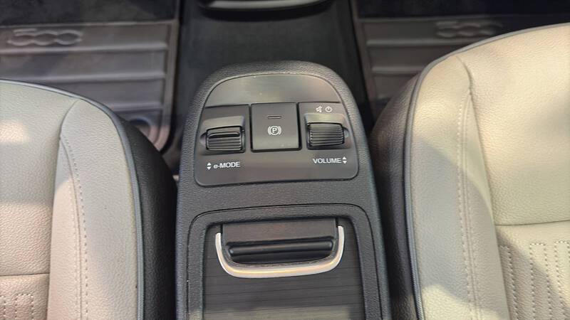 Fiat 500e Berline MY22 Serie 1 Step 1