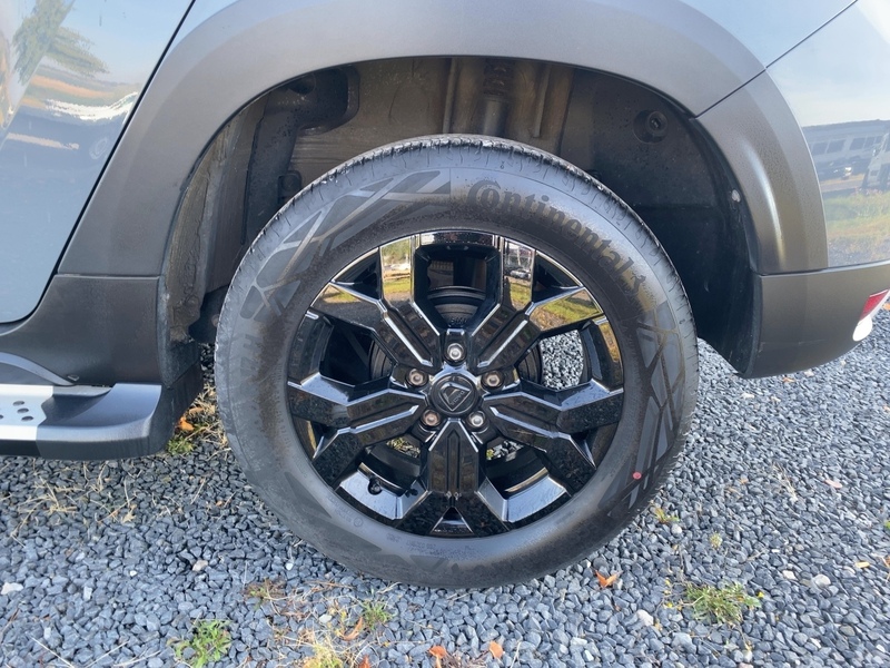 Fahrzeugabbildung Duster Extreme TCe 150 EDC 2WD Bild 12 von 21