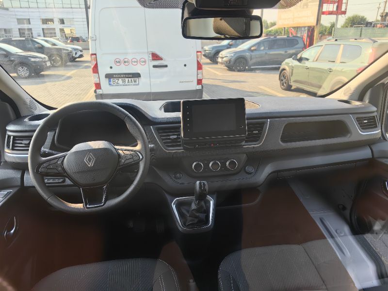 RENAULT Trafic 2025 — imagine 14