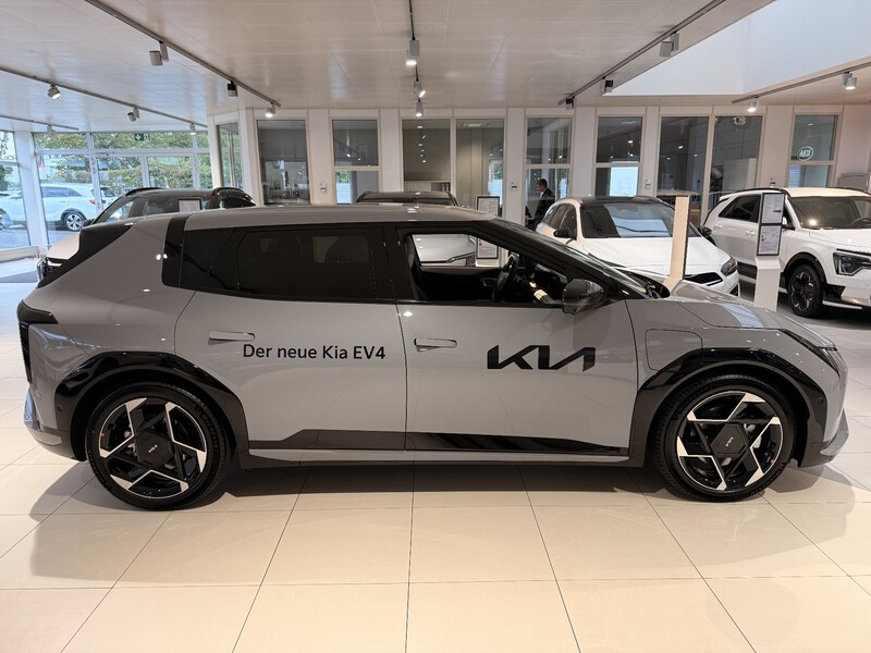 Kia EV4