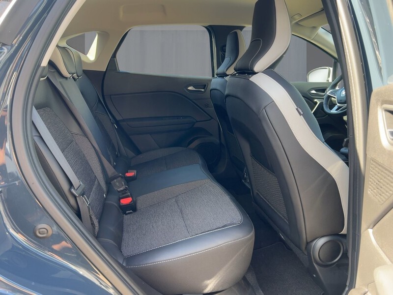 Fahrzeugabbildung Captur 1.6 INTENS 160 PLUG IN HYBRID Bild 9 von 17