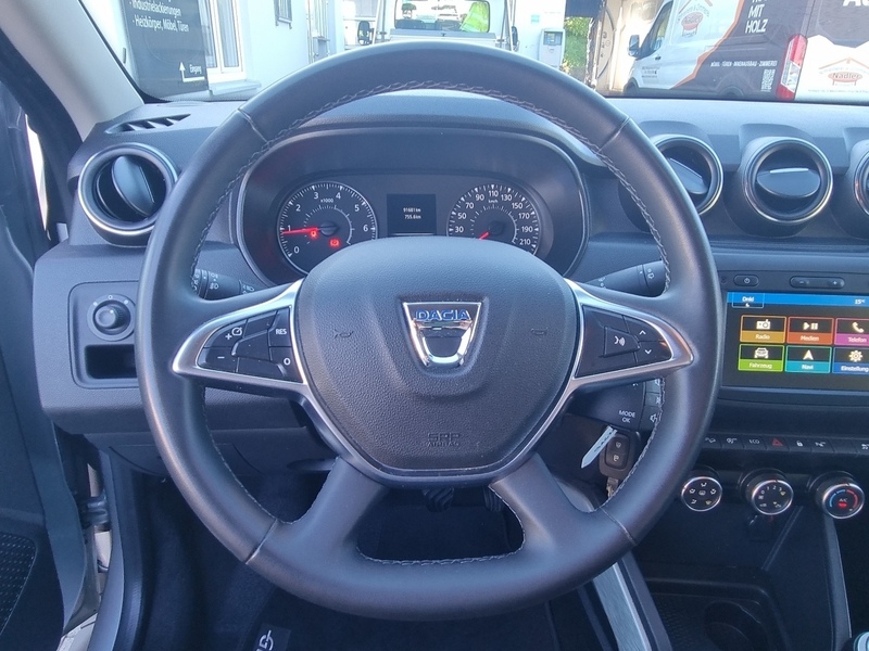 Fahrzeugabbildung Duster Prestige Blue dCi 115 4WD Bild 10 von 14