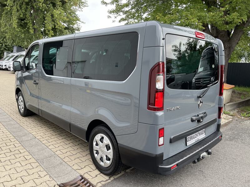 Fahrzeugabbildung Trafic Grand Combi Entry dCi 170 PS EDC Bild 23 von 41