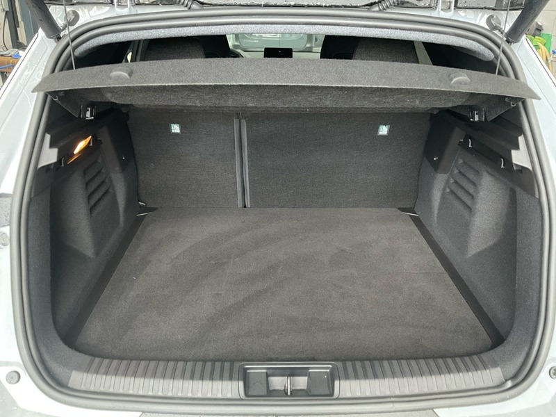 Fahrzeugabbildung Symbioz 1.8 E-TECH Full Hybrid 160 Techno Bild 6 von 17