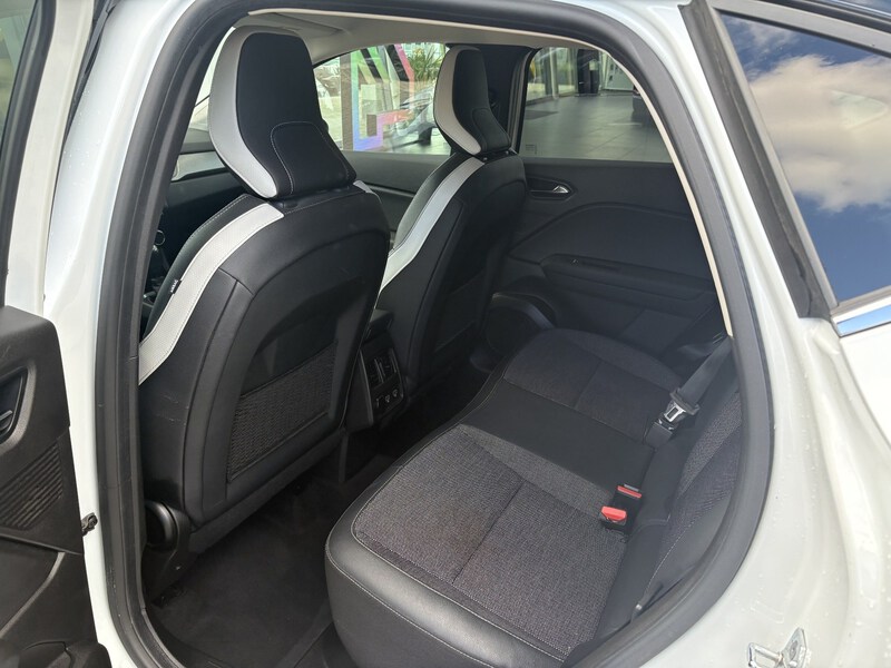 Fahrzeugabbildung Captur INTENS TCe 90 Bild 9 von 10