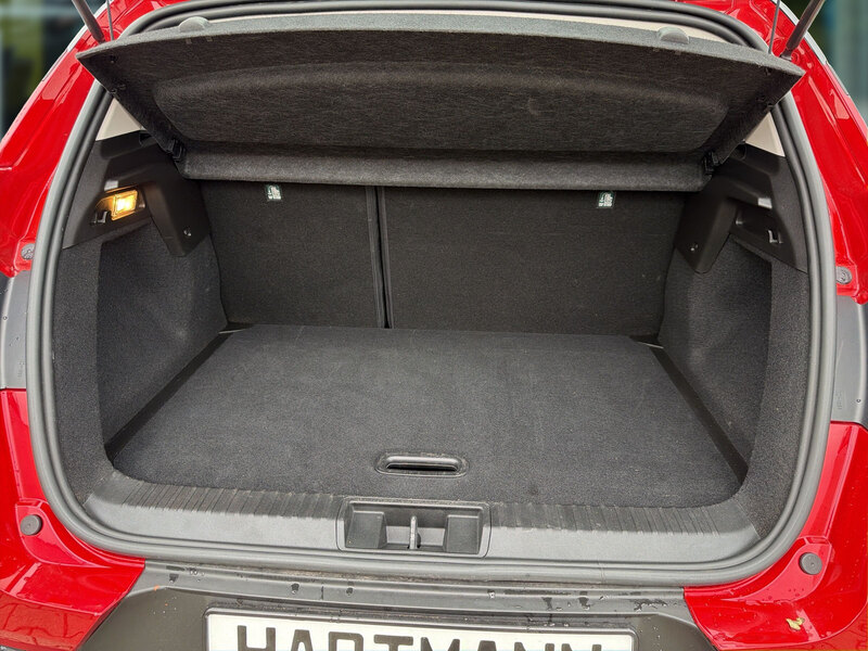 Fahrzeugabbildung Captur II 1.3 TCe 140 Zen Bild 21 von 22