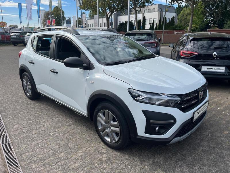 Fahrzeugabbildung Sandero III Stepway Essential TCe 100 ECO- Bild 2 von 6