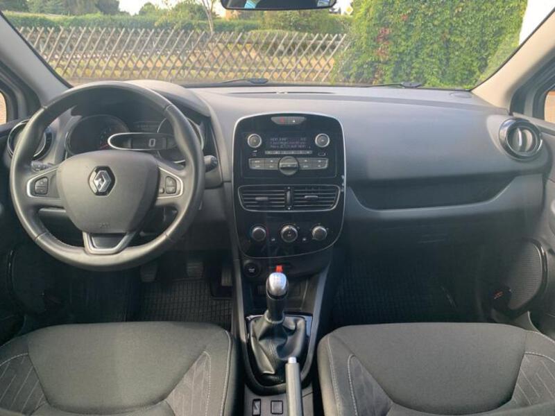 Fahrzeugabbildung Clio Limited Bild 14 von 15
