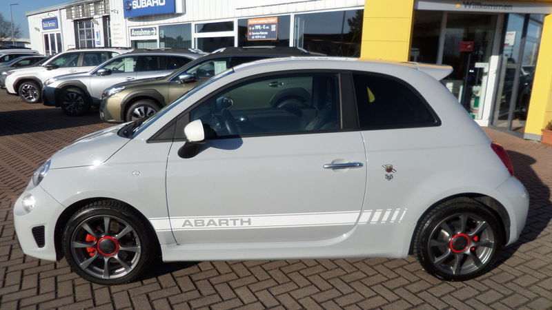 Fahrzeugabbildung Abarth Einparkhilfe hinten Klimaanlage DAB+ Bild 6 von 14