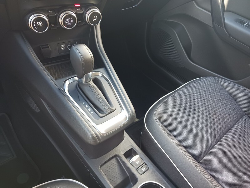 Fahrzeugabbildung Captur Mild-Hybrid Intens TCe 140 EDC Start&Stop Bild 27 von 30