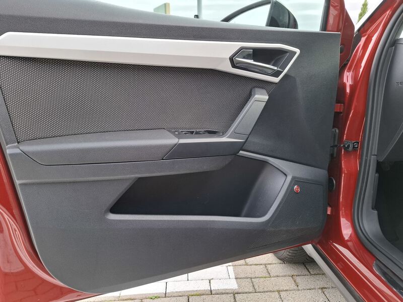 Fahrzeugabbildung Arona 1.0 TSI (115 PS) Xcellence 7-Gang DSG Bild 34 von 44