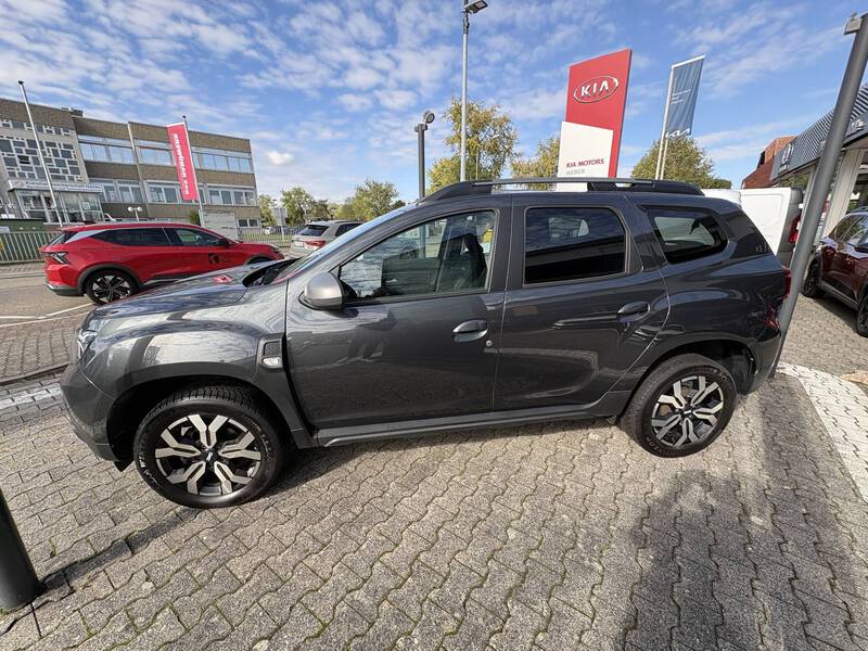 Fahrzeugabbildung Duster II 1.3 TCe 130 Journey 2WD Bild 8 von 18