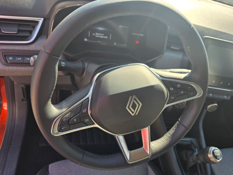 RENAULT Clio 2024 — imagine 42