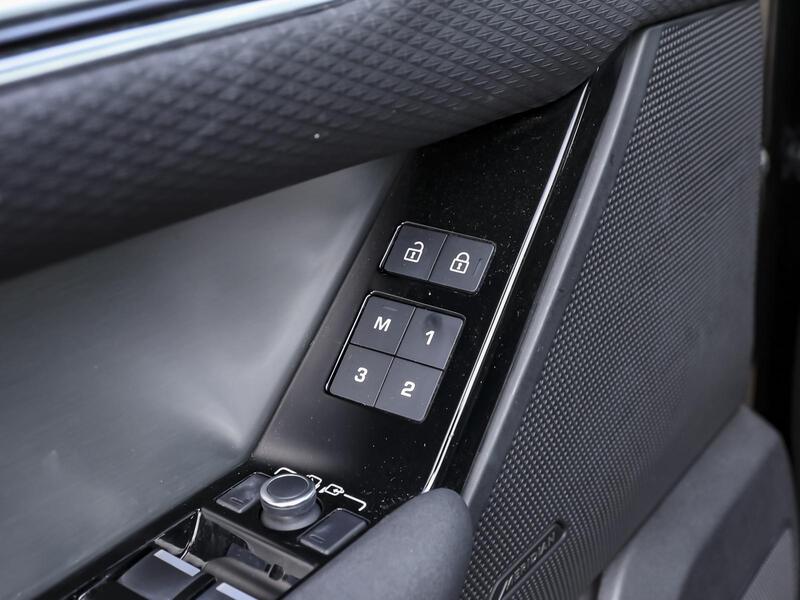 Fahrzeugabbildung Range Rover Velar SD AHK MATRIX Bild 10 von 15