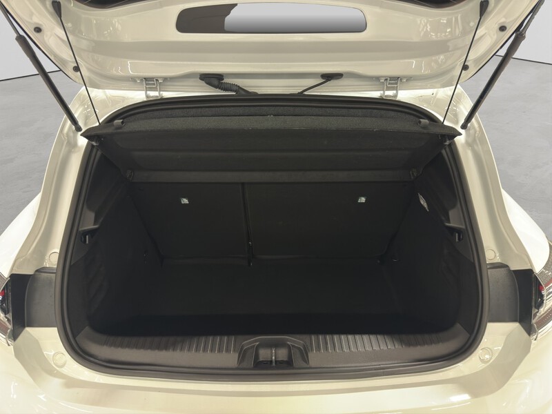 Fahrzeugabbildung Clio Techno TCe 90 Bild 7 von 15