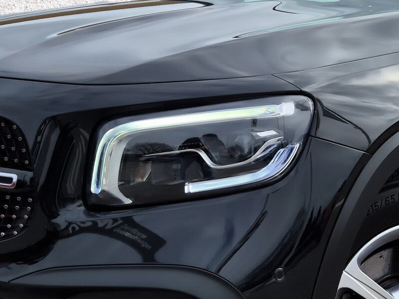 Mercedes-Benz GLB 220