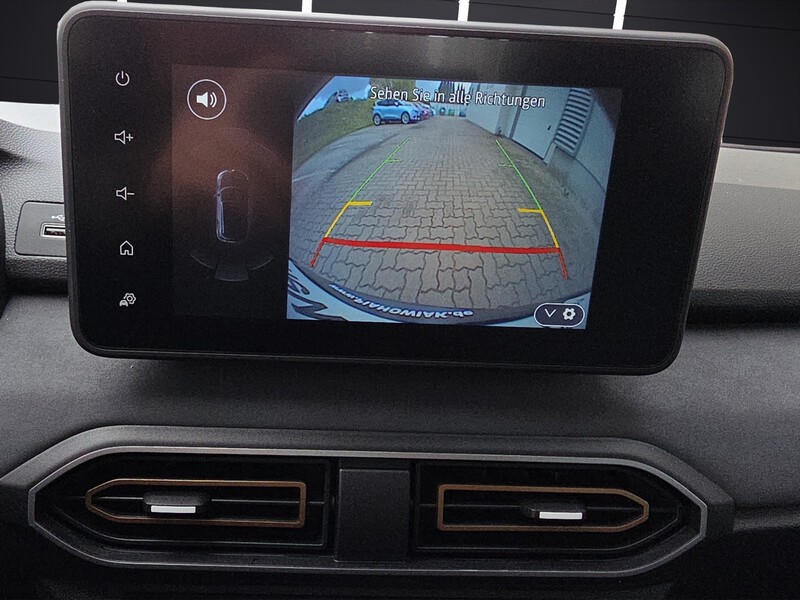 Fahrzeugabbildung Sandero Navi Schiebedach Sitzheizung Rückfahrkamera Automatik Bild 13 von 15