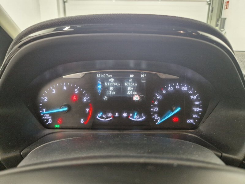 Fahrzeugabbildung Fiesta 1.0 EcoBoost MHEV Titanium Bild 15 von 27
