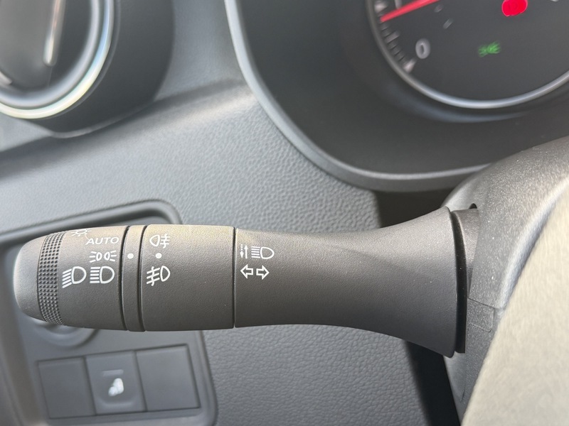 Fahrzeugabbildung Duster ++Klima++Navi++GJR Bild 20 von 43