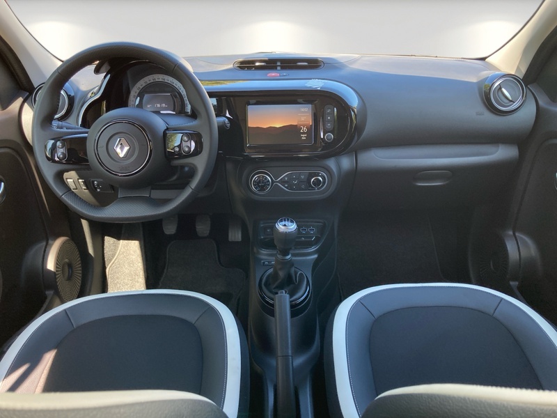 Fahrzeugabbildung Twingo Klima Navi SHZ Bild 9 von 17
