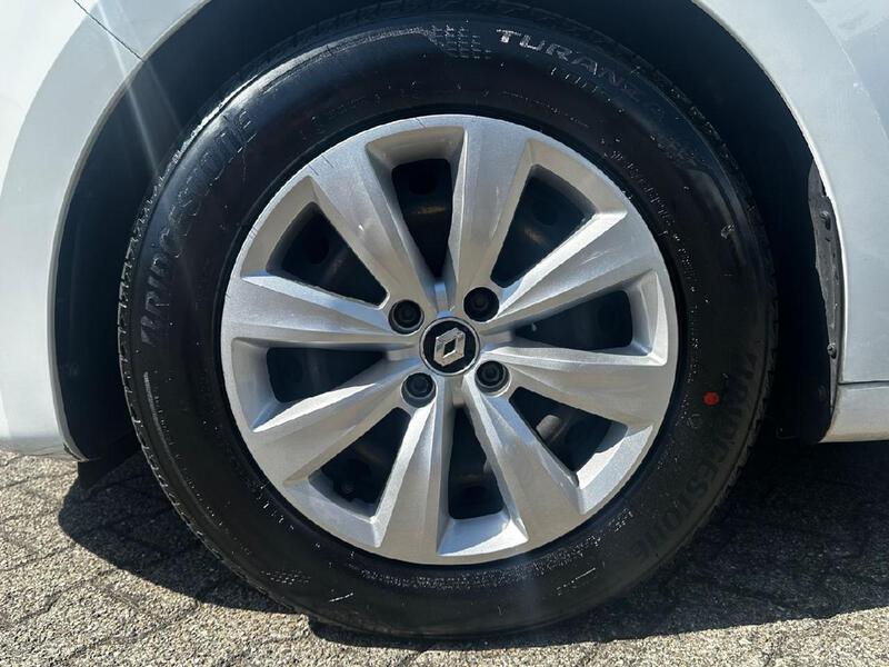 Fahrzeugabbildung Clio SCe 65 Bild 8 von 9