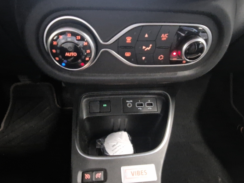 Fahrzeugabbildung Twingo ELECTRIC Vibes Klimaautomatik LM Bild 14 von 17