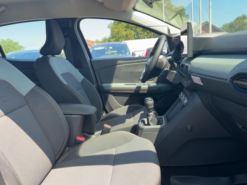 Fahrzeugabbildung Sandero Stepway Extreme TCe 110 Bild 7 von 26