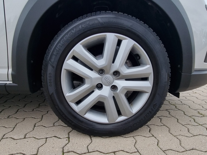 Fahrzeugabbildung Sandero Stepway Essential TCe 90 Bild 18 von 18