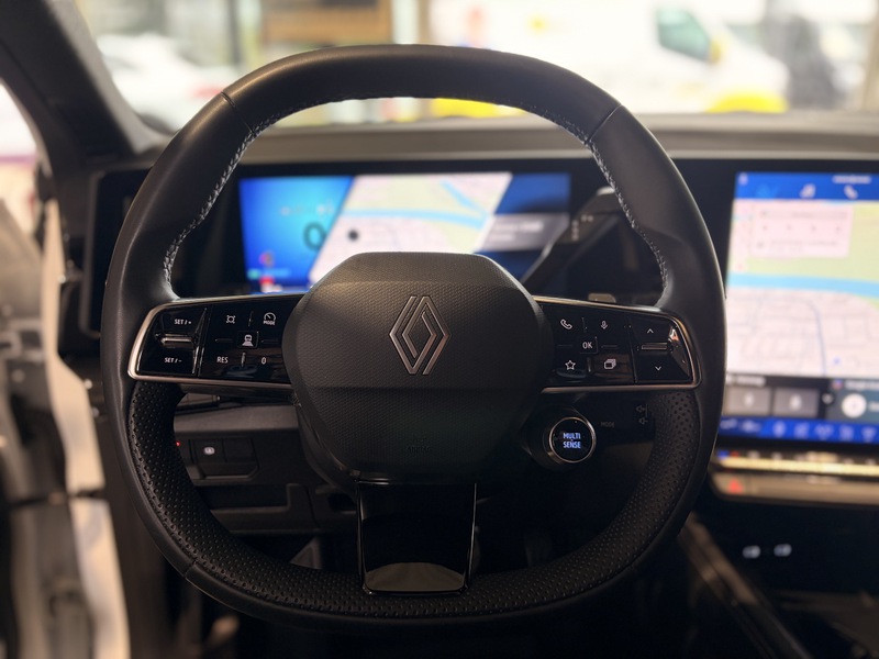 Fahrzeugabbildung Austral Techno Full Hybrid 200 PS Bild 29 von 50