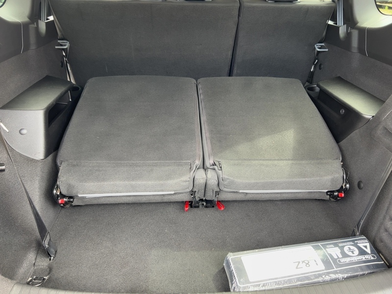 Fahrzeugabbildung Jogger TCe 110 Extreme+ *7-Sitzer* Bild 12 von 15