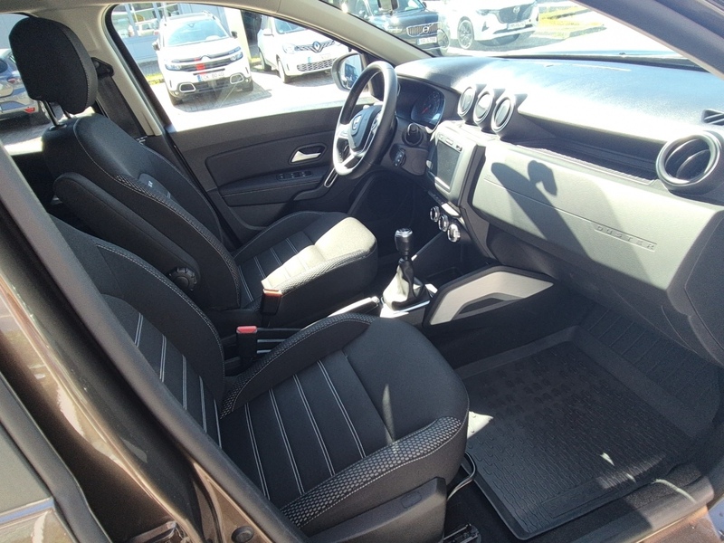 Fahrzeugabbildung Duster Prestige TCe 150 2WD GPF Bild 7 von 15