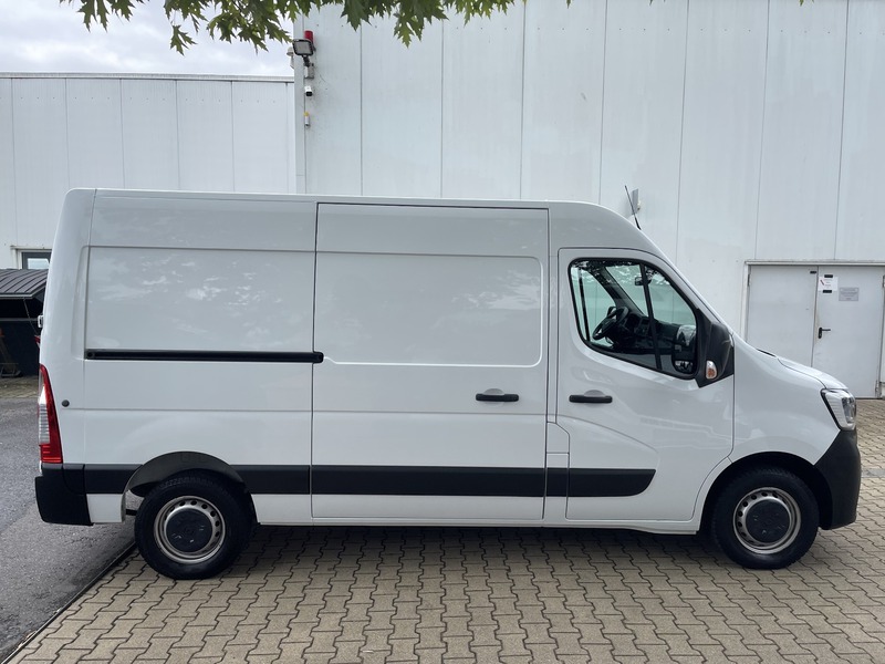 Fahrzeugabbildung Master Kasten L2H2 3,5t Blue dCi 135 PS FWD Bild 7 von 33