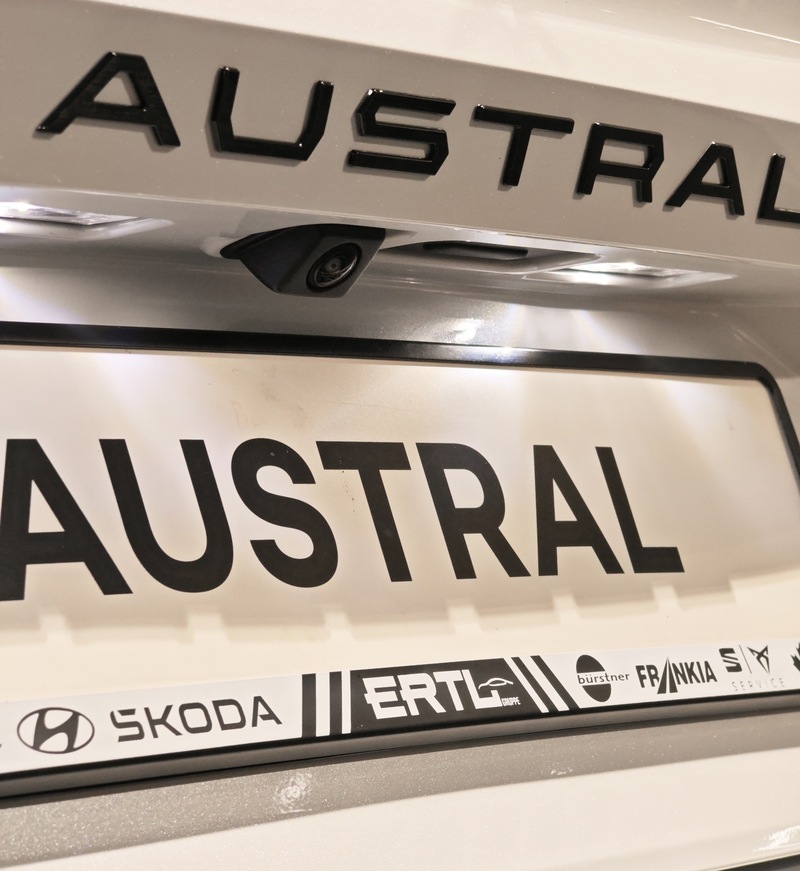 Fahrzeugabbildung Austral Esprit Alpine Full Hybrid E-Tech 200 Bild 39 von 45