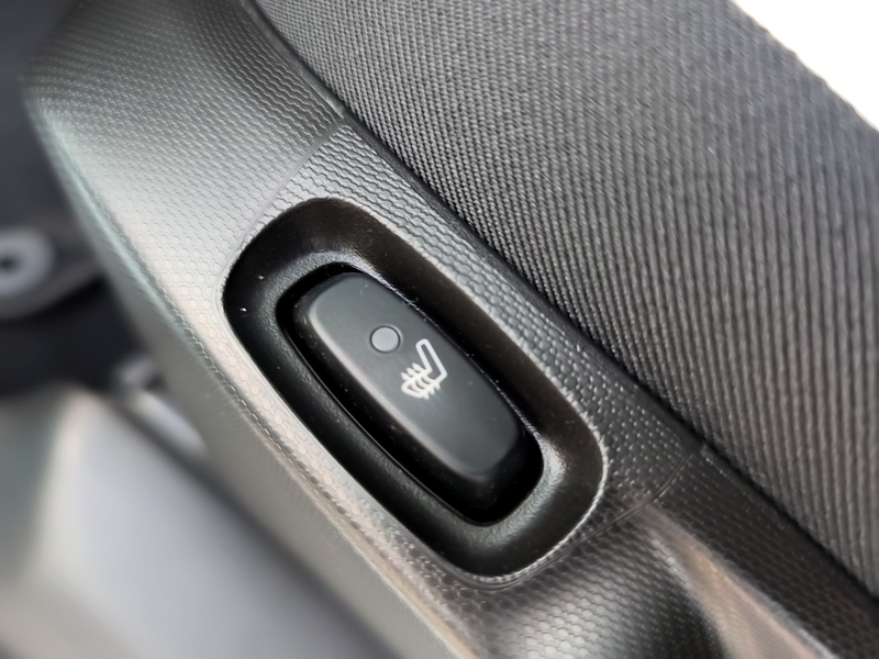 Fahrzeugabbildung Twingo E-Tech Techno KLIMA*SHZG*NAVI*CAM*PDC*CAM Bild 13 von 14