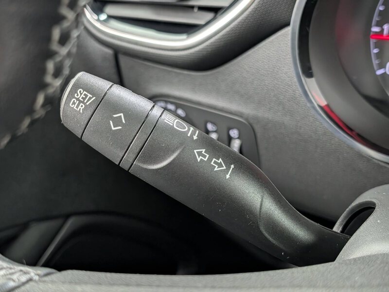 Fahrzeugabbildung Crossland X 1.5 CDTI Elegance LED Navi SHZ Bild 25 von 31