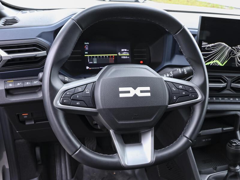 Fahrzeugabbildung Duster NAVI PDC KAMERA Bild 10 von 15