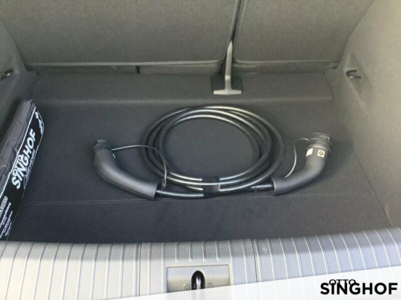 Fahrzeugabbildung Megane E-TECH 100% ele Megane E-Tech 100% elektrisch Bild 11 von 16