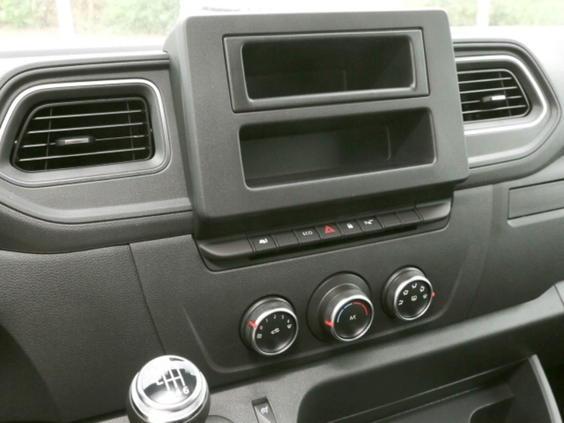 Fahrzeugabbildung Master Kastenwagen FWD Kasten KOMFORT L2H2 3,5t dCi 180 Bild 5 von 17