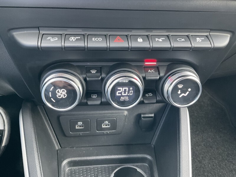 Fahrzeugabbildung Duster *Allrad*Navi* Bild 19 von 24