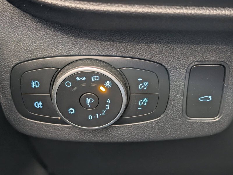Fahrzeugabbildung Puma 1.0 EcoBoost MHEV Titanium X Massage B&O Bild 43 von 49
