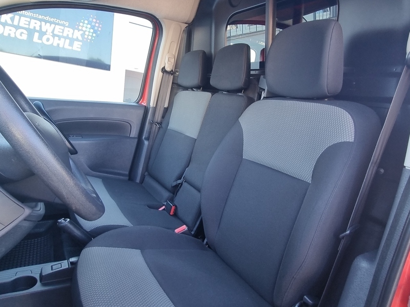 Fahrzeugabbildung Kangoo Rapid Extra Blue dCi 95 Bild 7 von 14